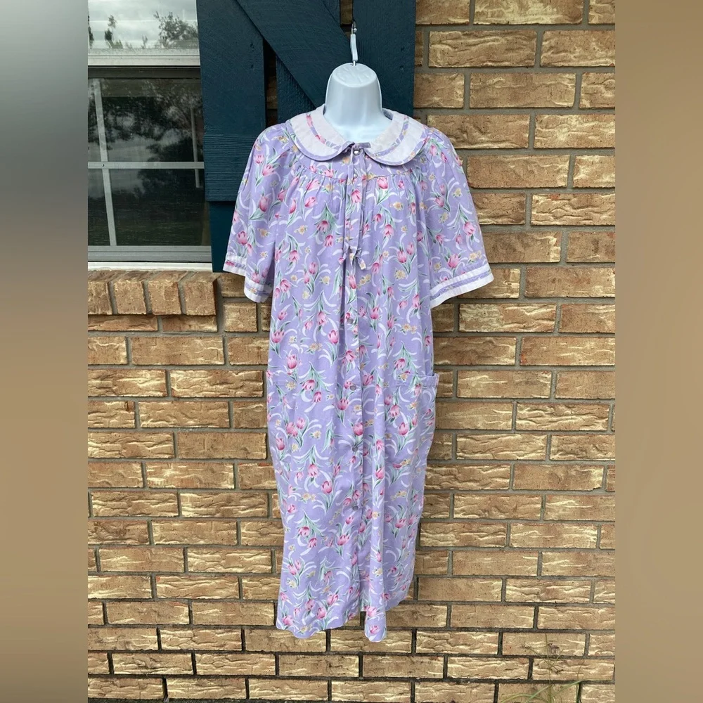 Fundamentals Lightweight Robe - Picture 1 of 3